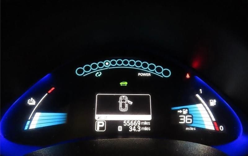 Używany Nissan Leaf Acenta 80 kW (109 KM) 2014 Biały Hatchback