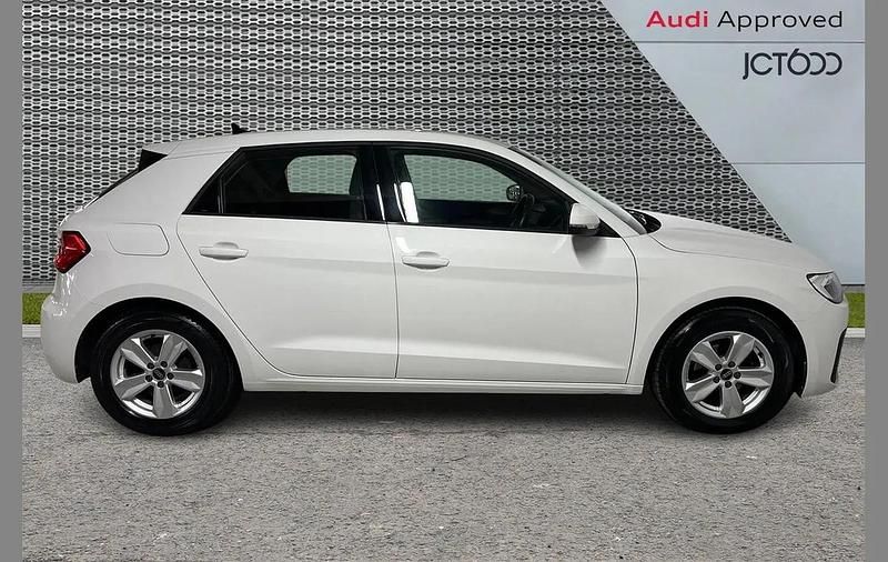 Used Audi A1 Design 94 HP (69 kW) 2023 White Hatchback
