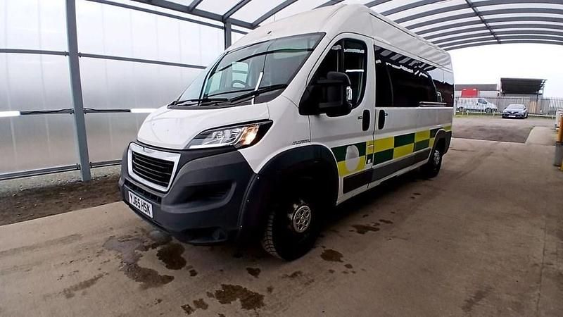 Used Peugeot Boxer 130 HP (95 kW) 2015 White Van