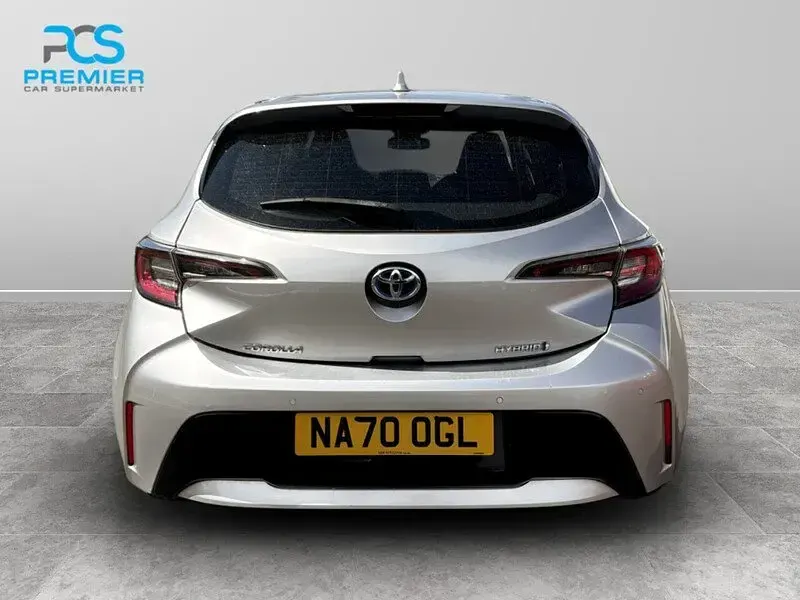 Used Toyota Corolla 122 HP (89 kW) 2020 Silver Hatchback