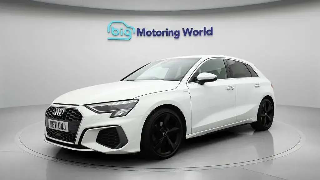Used Audi A3 Sportback S-Line 150 HP (110 kW) 2021 White Hatchback