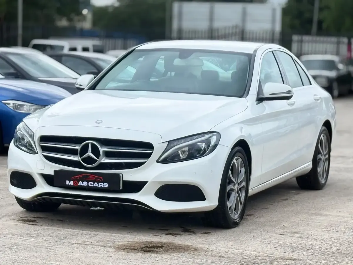 Used Mercedes C200 136 HP (100 kW) 2016 White Sedan