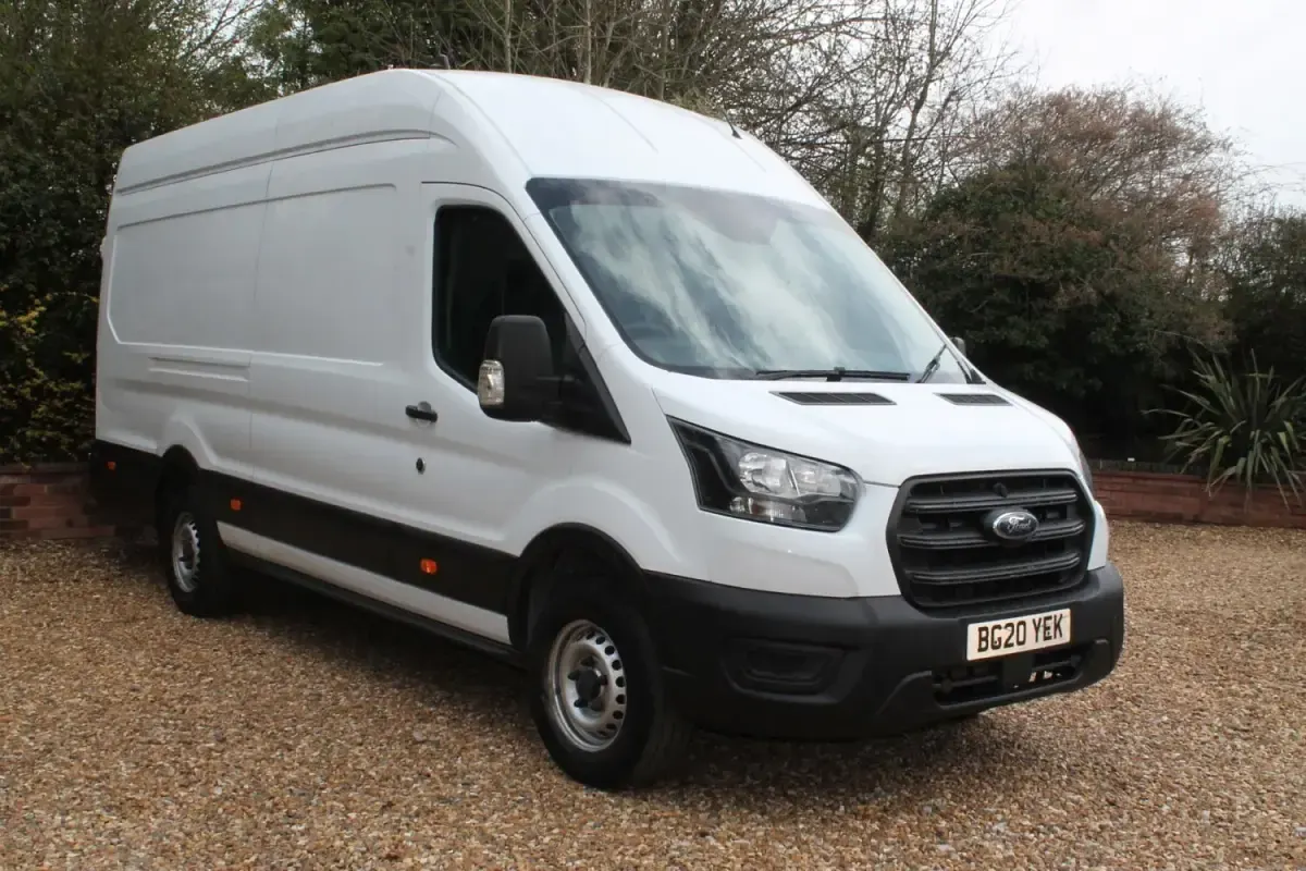 Usado Ford Transit 130 HP (95 kW) 2020 Branco Van