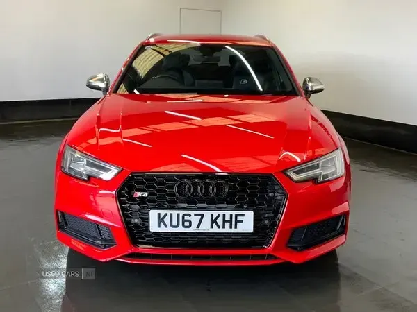 Usado Audi A4 Performance 354 CV (260 kW) 2017 Rojo Familiar