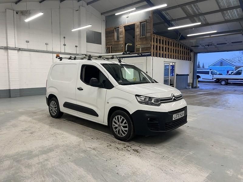 Used Citroën Berlingo 100 HP (73 kW) 2020 White MPV