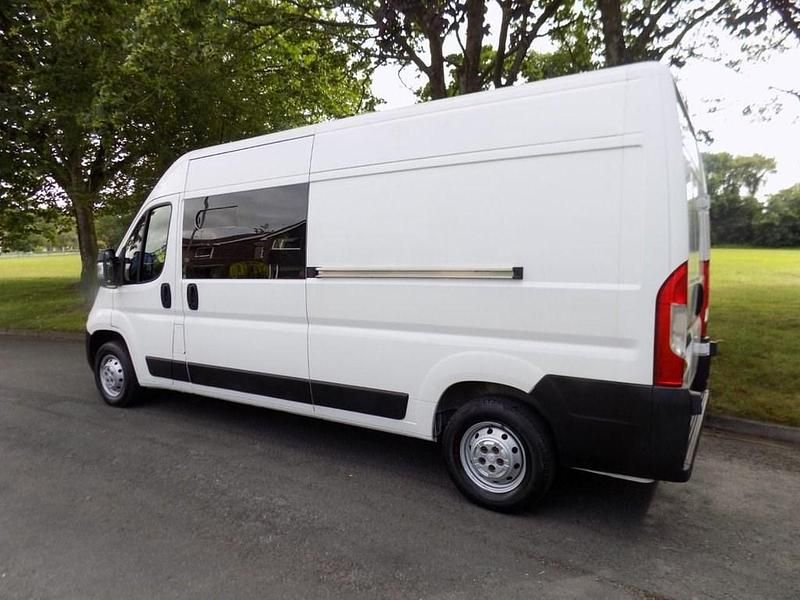Used Peugeot Boxer 140 HP (102 kW) 2020 White Van