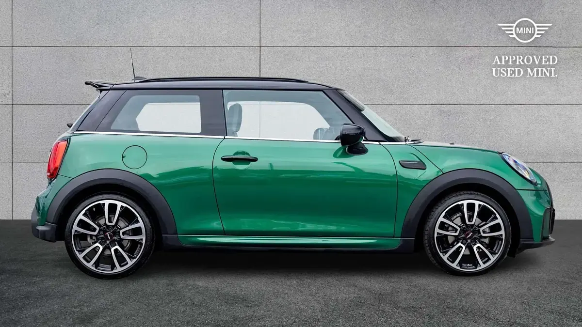 Used Mini Cooper Hatch 134 HP (98 kW) 2023 Green Hatchback