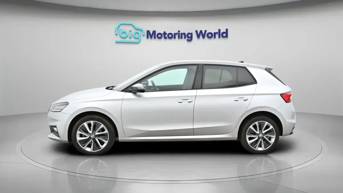 Usado Skoda Fabia Colour Edition 109 HP (80 kW) 2022 Prateado Citadino