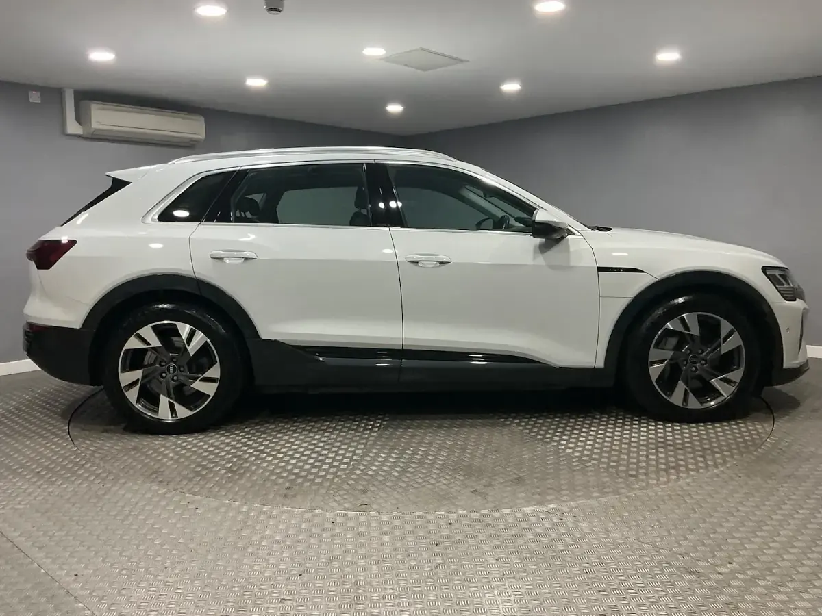 Used Audi Q8 e-tron Sport 11 kW (15 HP) 2023 White SUV