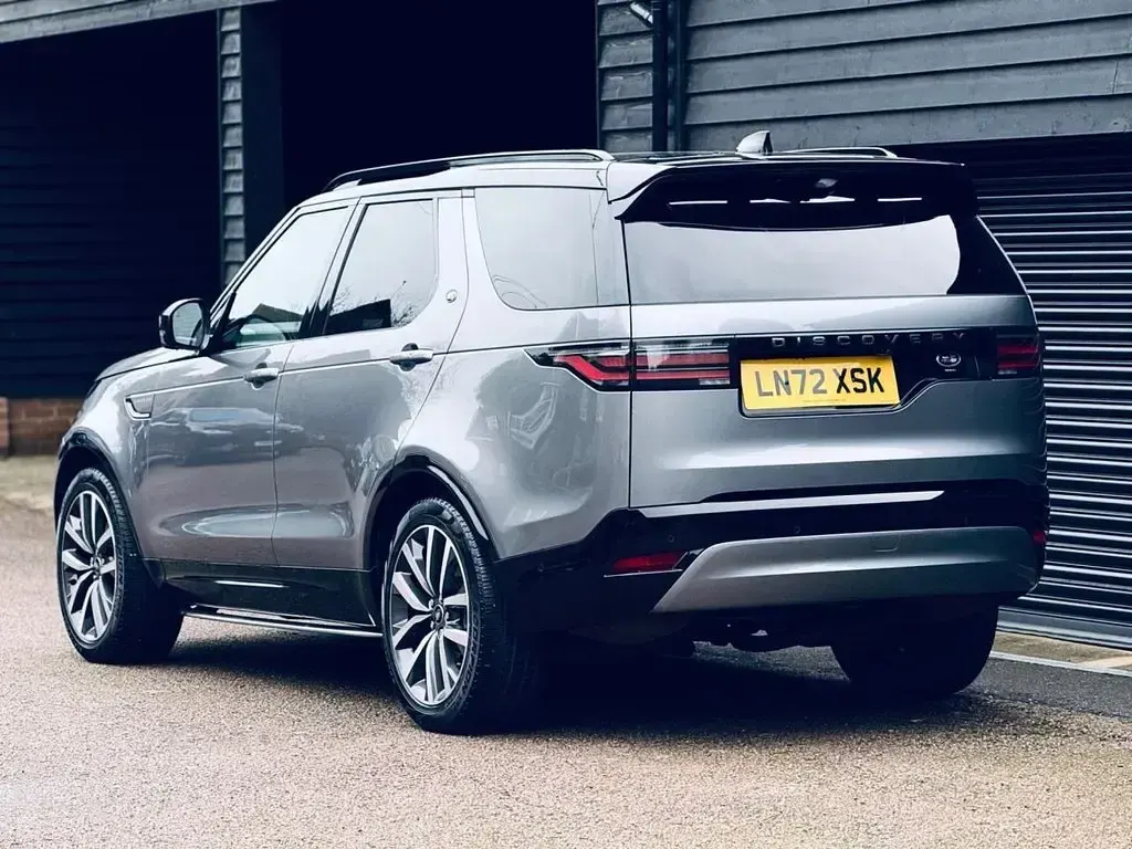 Used Land Rover Discovery 5 SE Dynamic 300 HP (220 kW) 2022 Grey SUV