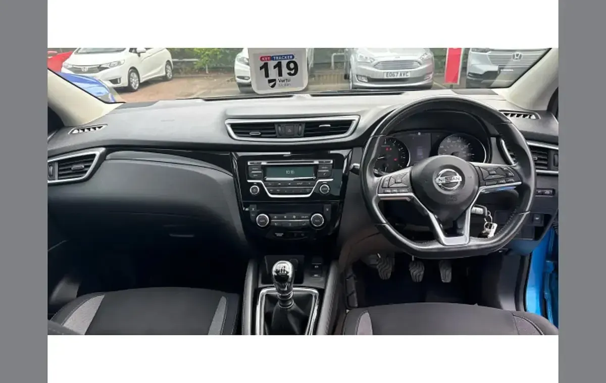 Used Nissan Qashqai Acenta 115 HP (84 kW) 2017 Blue SUV