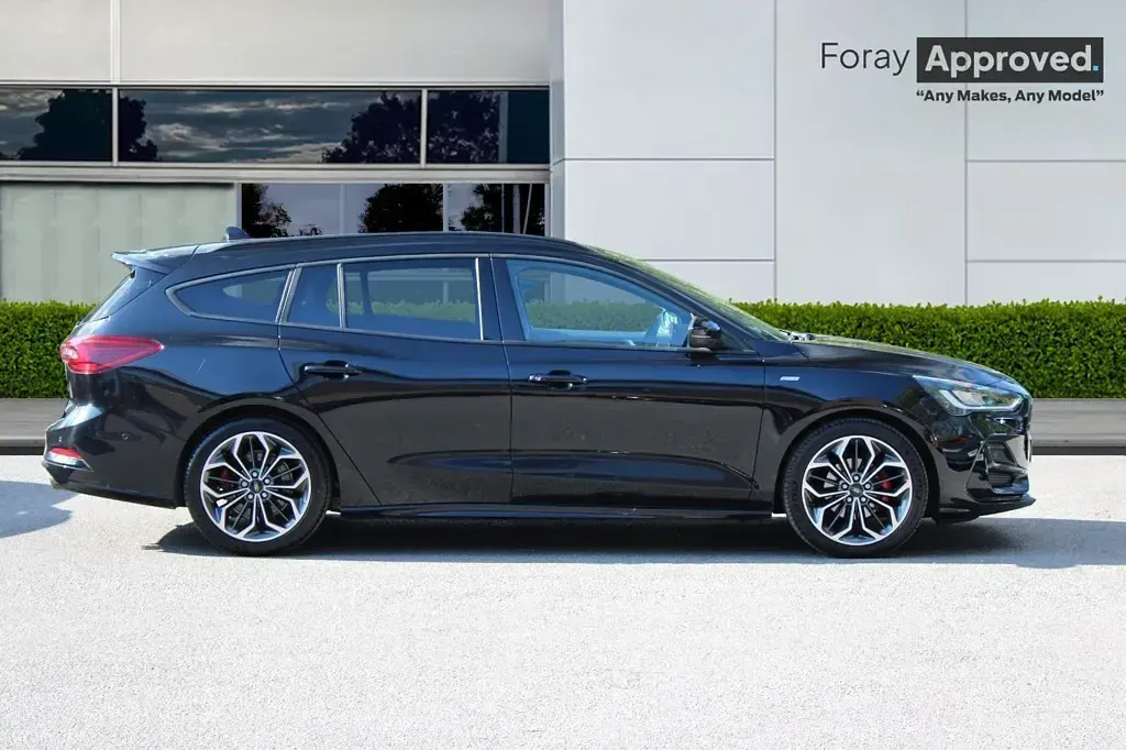 Used Ford Focus ST-Line X 2025 Agate black Estate