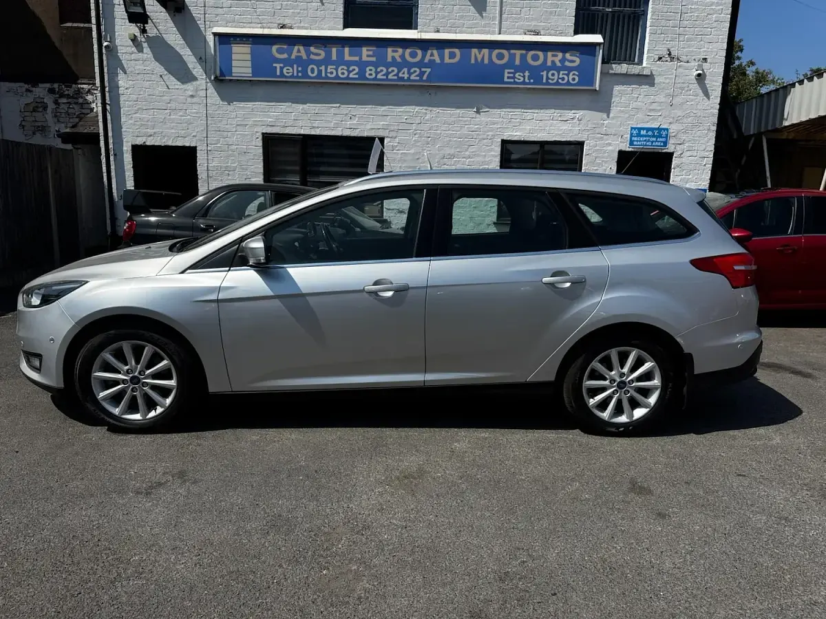 Used Ford Focus Titanium 2016 Silver Estate