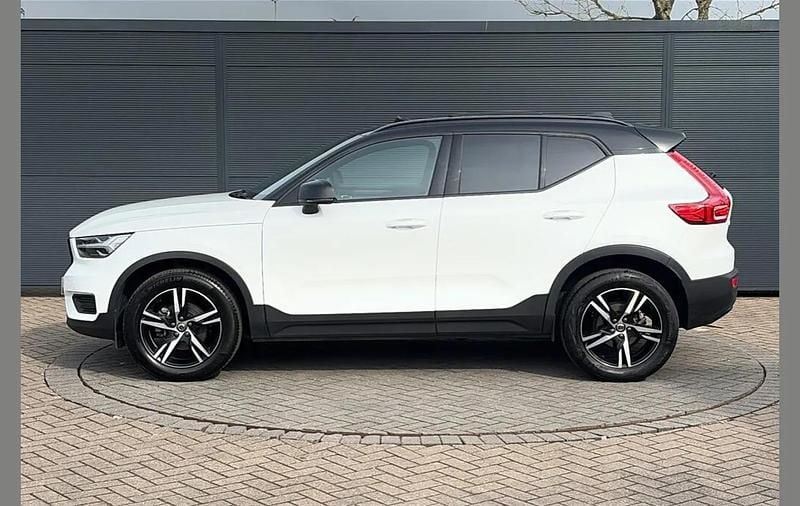 Used Volvo XC40 R-Design 163 HP (119 kW) 2021 White SUV