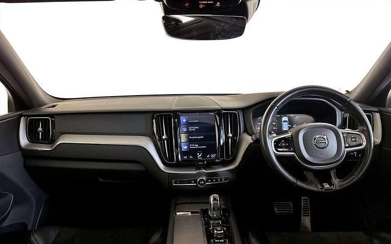 Used Volvo XC60 R-Design 390 HP (286 kW) 2020 SUV