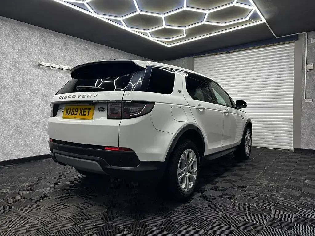 Used Land Rover Discovery Sport S 150 HP (110 kW) 2019 White SUV