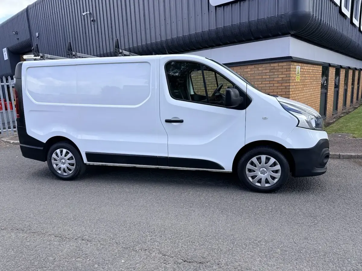 Used Renault Trafic Business 2017 White MPV
