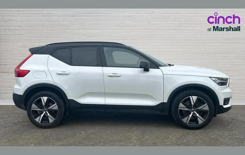 Begagnad Volvo XC40 R-Design 258 HK (189 kW) 2021 Vit SUV