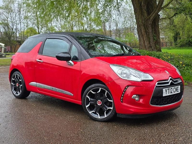 Używany Citroën DS3 2012 Czerwony Hatchback