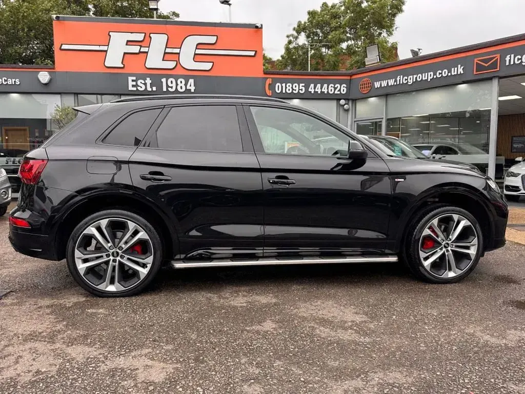 Used Audi Q5 Comfort 204 HP (150 kW) 2022 Black SUV