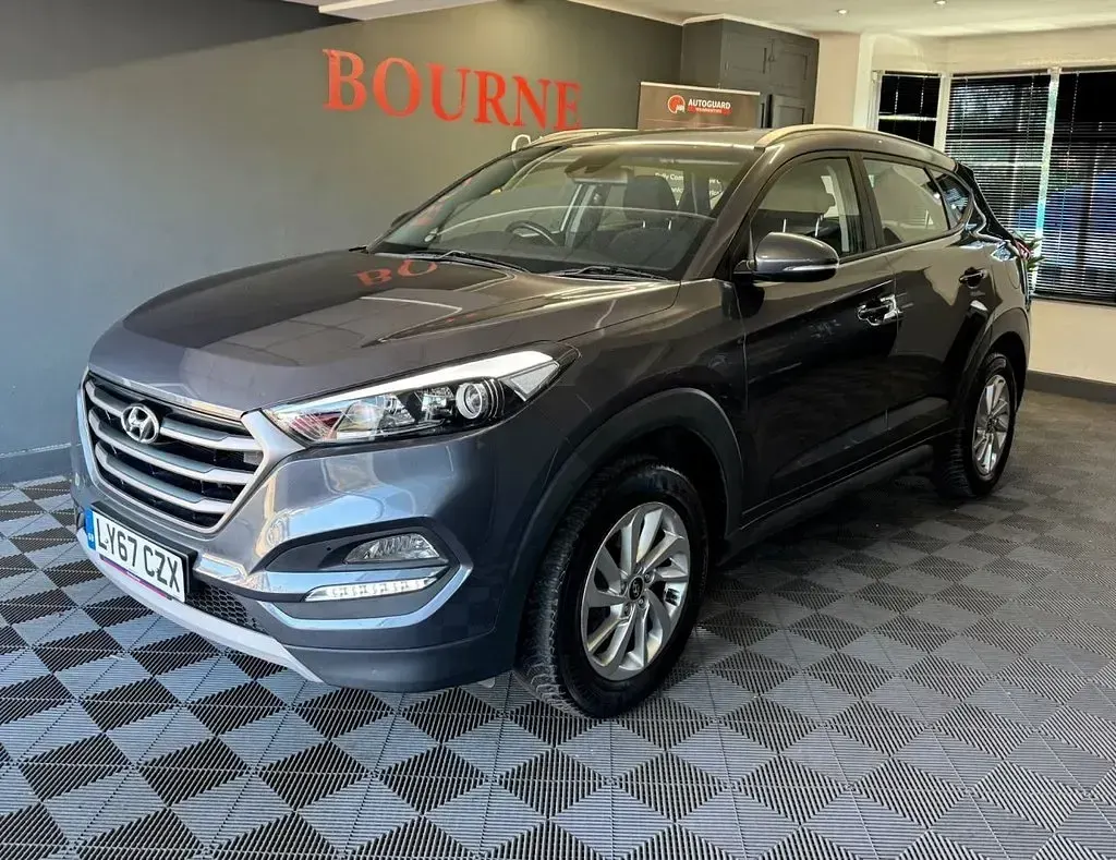 Used Hyundai Tucson SE 177 HP (130 kW) 2017 Grey SUV
