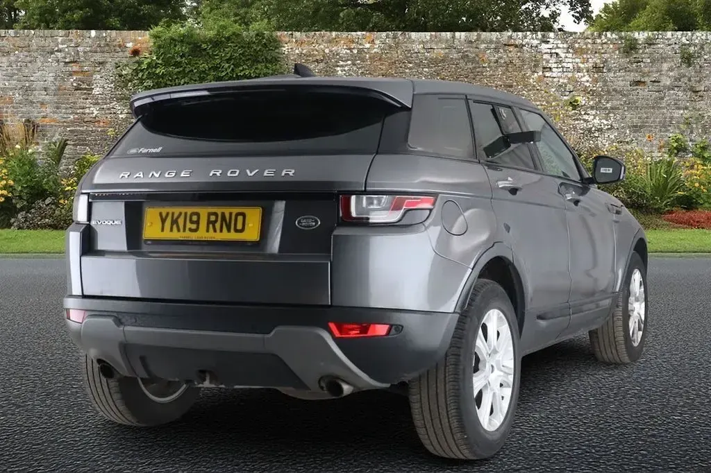Used Land Rover Range Rover evoque SE 240 HP (176 kW) 2019 Grey SUV