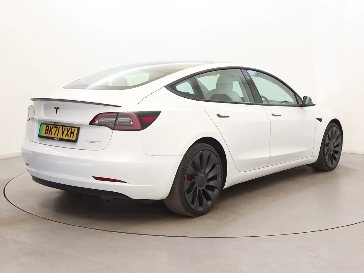 Used Tesla Model 3 Performance 461 kW (627 HP) 2021 White Sedan