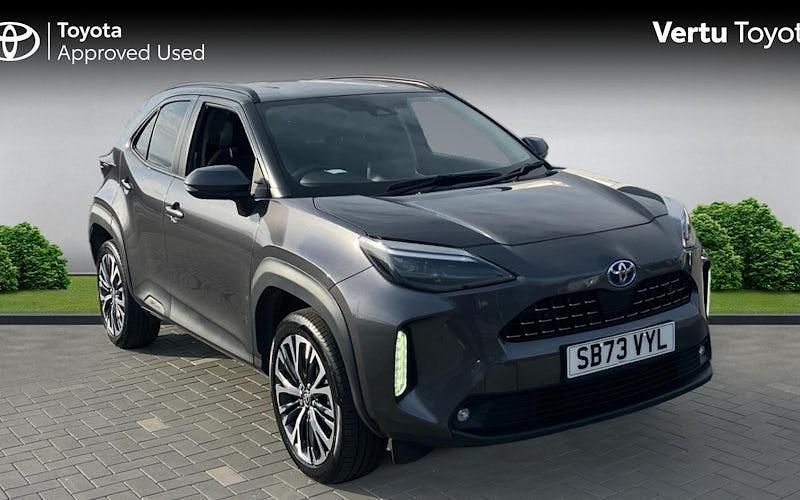 Used 2025 Toyota Yaris Hybrid Estate | £21,970 (Fair price) - Image 1/4