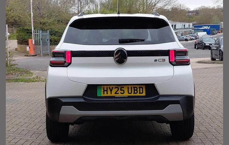 Used Citroën e-C3 83 kW (113 HP) 2025 White Hatchback