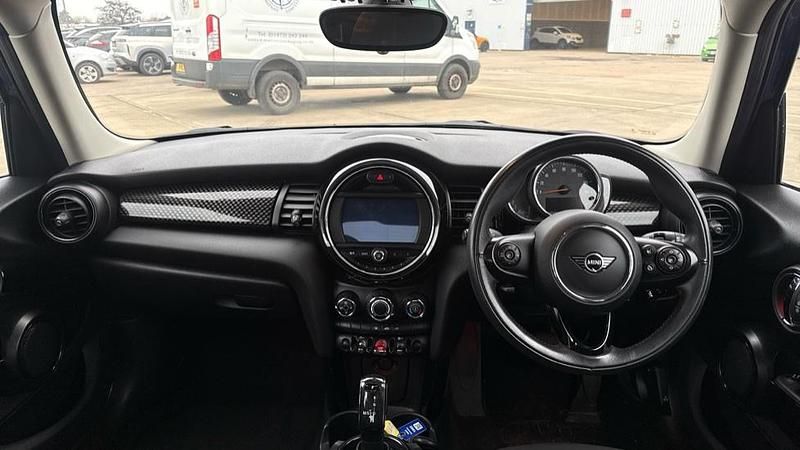 Used Mini Cooper S Classic 189 HP (139 kW) 2019 Blue Hatchback