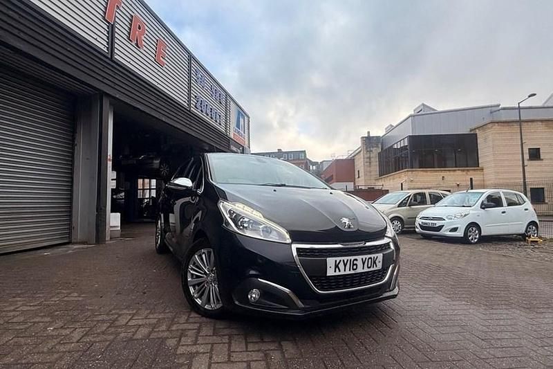 Used Peugeot 208 Allure 110 HP (80 kW) 2016 Black Hatchback