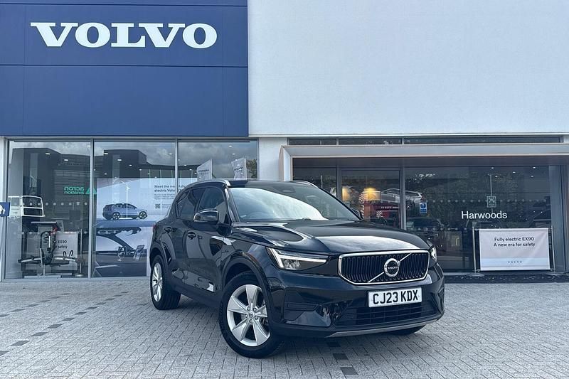 Black Used 2023 Volvo XC40 Core SUV | £27,480 (Fair price) - Image 1/4