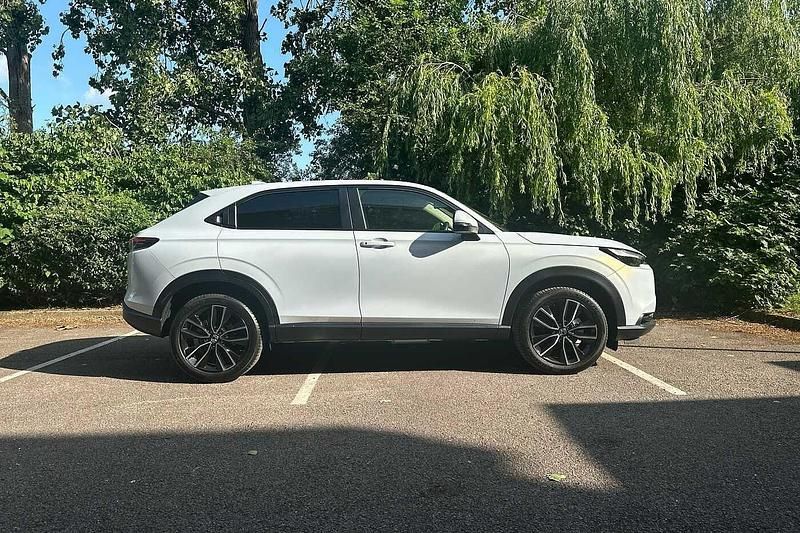 Used Honda HR-V Elegance 131 HP (96 kW) 2025 White SUV