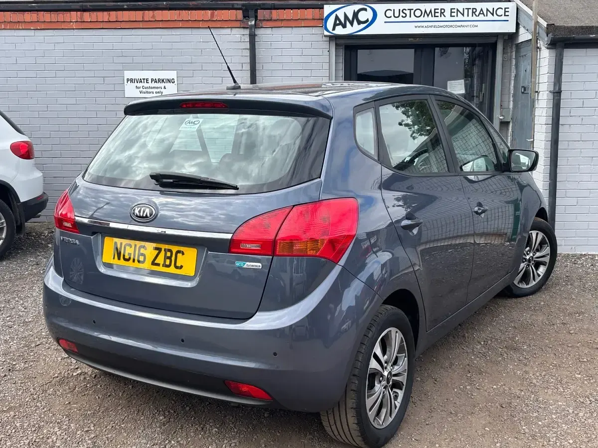 Used Kia Venga 89 HP (65 kW) 2016 Blue Hatchback
