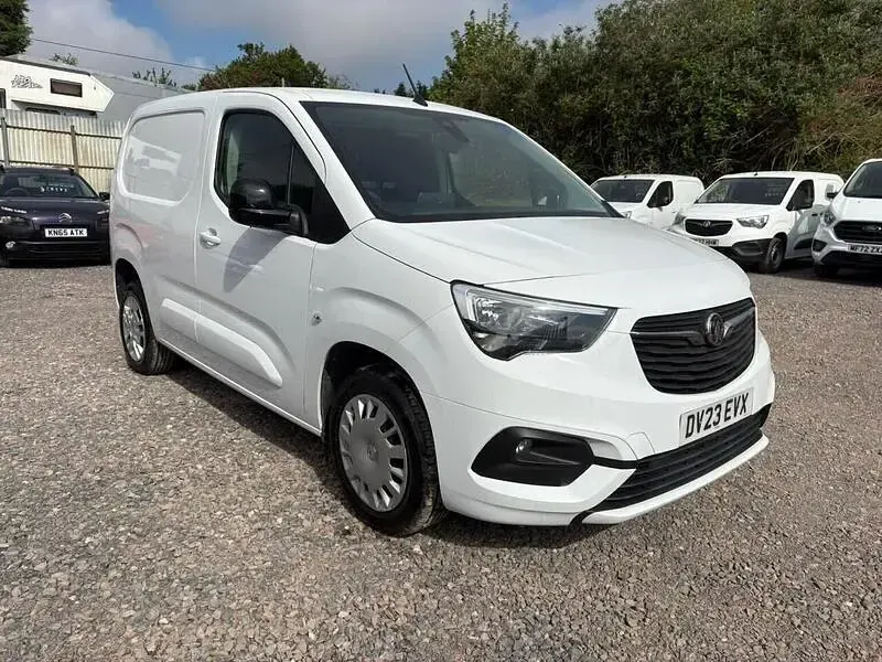 Used Vauxhall Combo 100 HP (73 kW) 2023 White MPV
