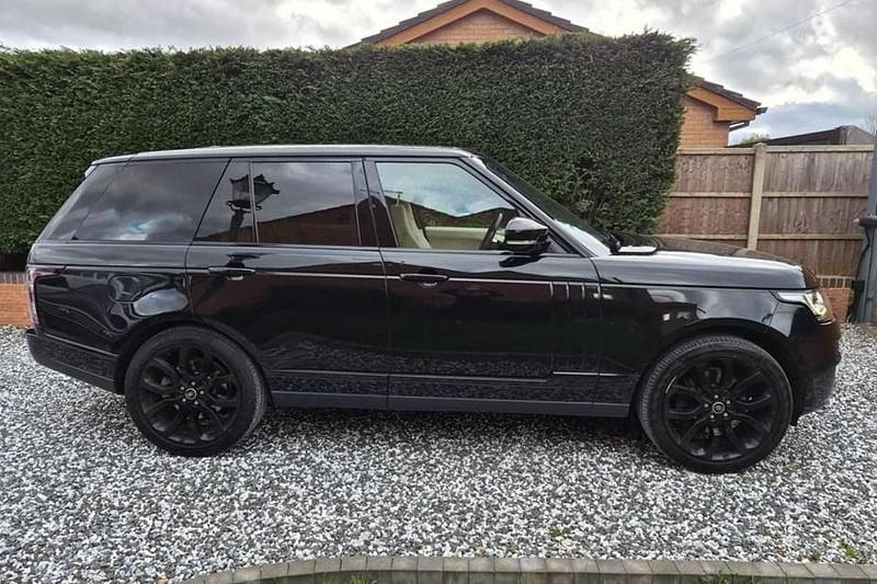 Used Land Rover Range Rover Vogue 258 HP (189 kW) 2013 Black SUV
