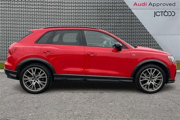 Used Audi Q3 Black Edition 147 HP (108 kW) 2024 Red SUV