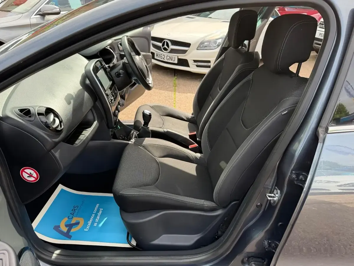 Used Renault Clio Iconic 90 HP (66 kW) 2018 Grey Hatchback