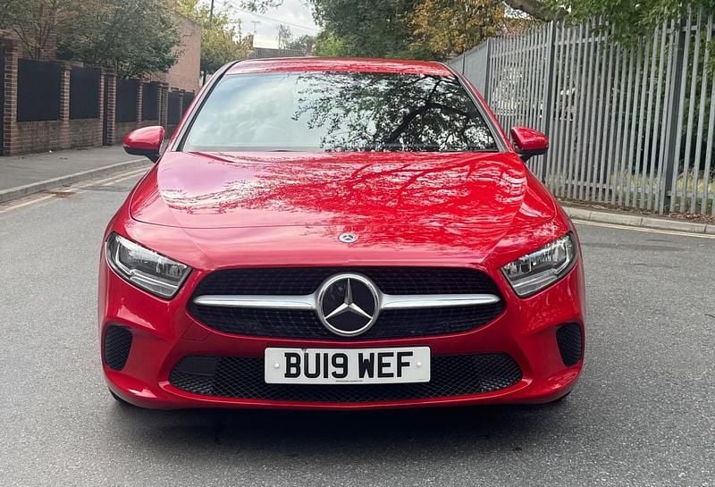 Used Mercedes A180 SE 116 HP (85 kW) 2019 Red Hatchback