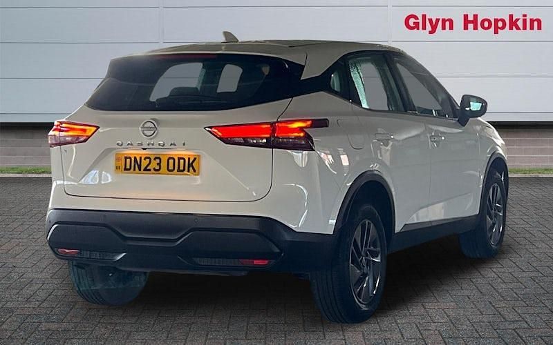 Used Nissan Qashqai Acenta Premium 140 HP (102 kW) 2023 White SUV