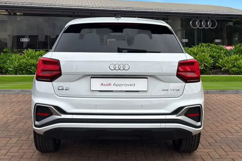 Used Audi Q2 S-Line 150 HP (110 kW) 2025 White SUV