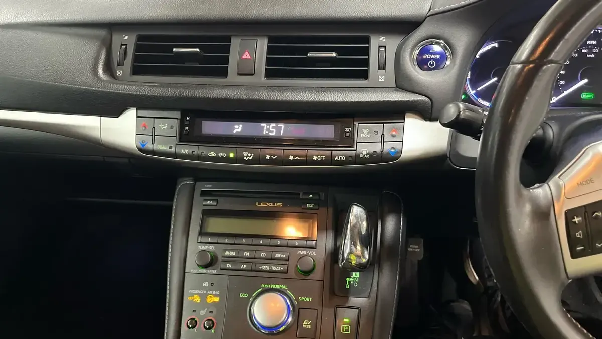 Used Lexus CT200h 136 HP (100 kW) 2011 Black Hatchback