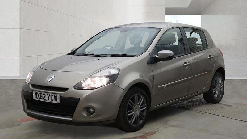 Used Renault Clio IV Dynamique 2012 Beige Hatchback