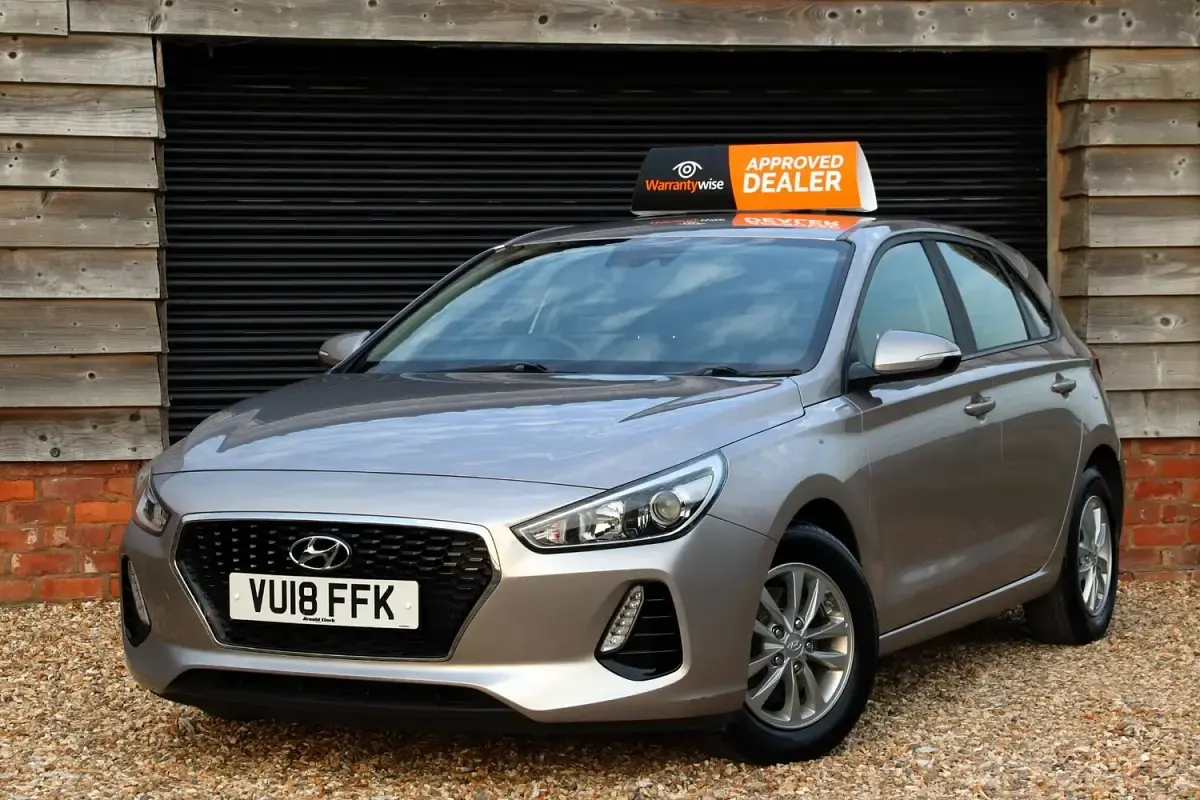 Used Hyundai i30 120 HP (88 kW) 2018 Beige Hatchback