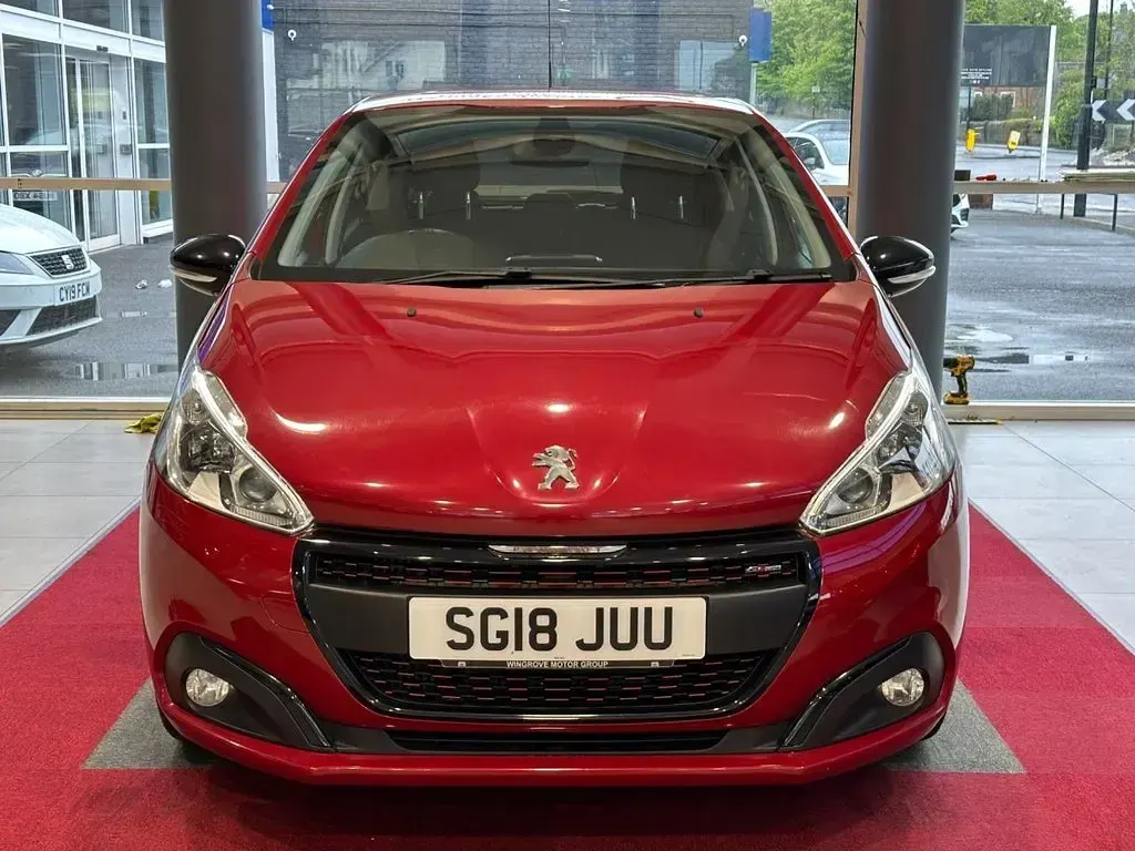 Used Peugeot 208 GT-line 110 HP (80 kW) 2018 Red Hatchback