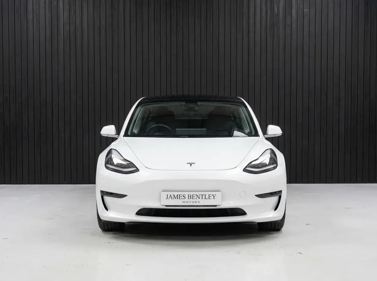 Usado Tesla Model 3 Standard Range Plus 52 kW (72 HP) 2020 Branco Sedan