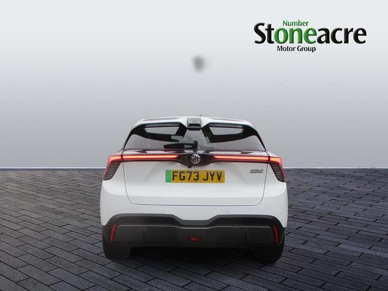Used MG MG4 EV Trophy 150 kW (204 HP) 2023 White Hatchback