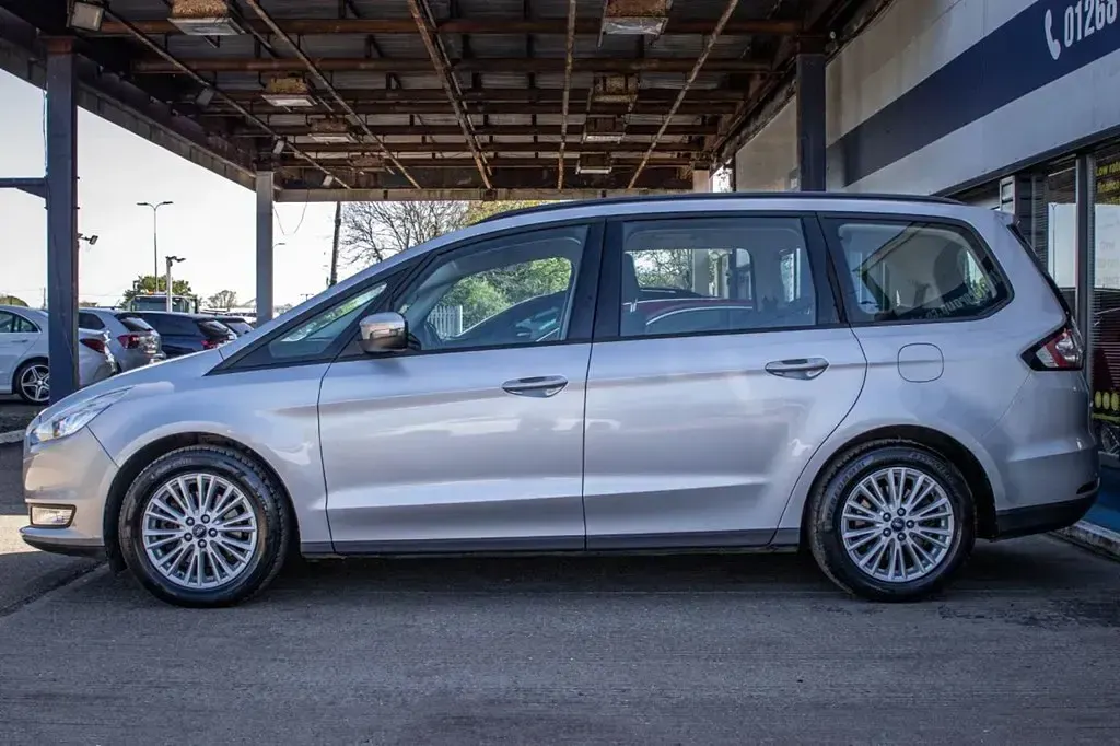 Begagnad Ford Galaxy Zetec 150 HK (110 kW) 2018 Silver Minibuss