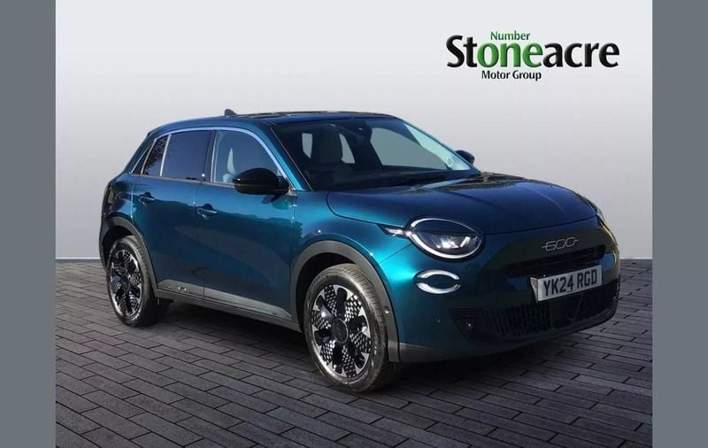 Green New 2024 Fiat 600 S SUV | £22,995 (Expensive) - Image 1/4