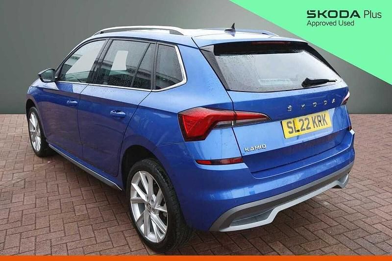 Used Skoda 110 R SE L Executive 81 HP (59 kW) 2022 Race blue metallic Estate